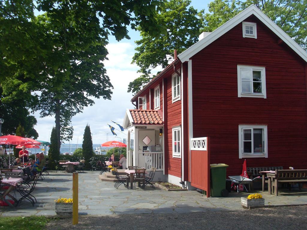 Strandterrassen Hostel Гренна Экстерьер фото