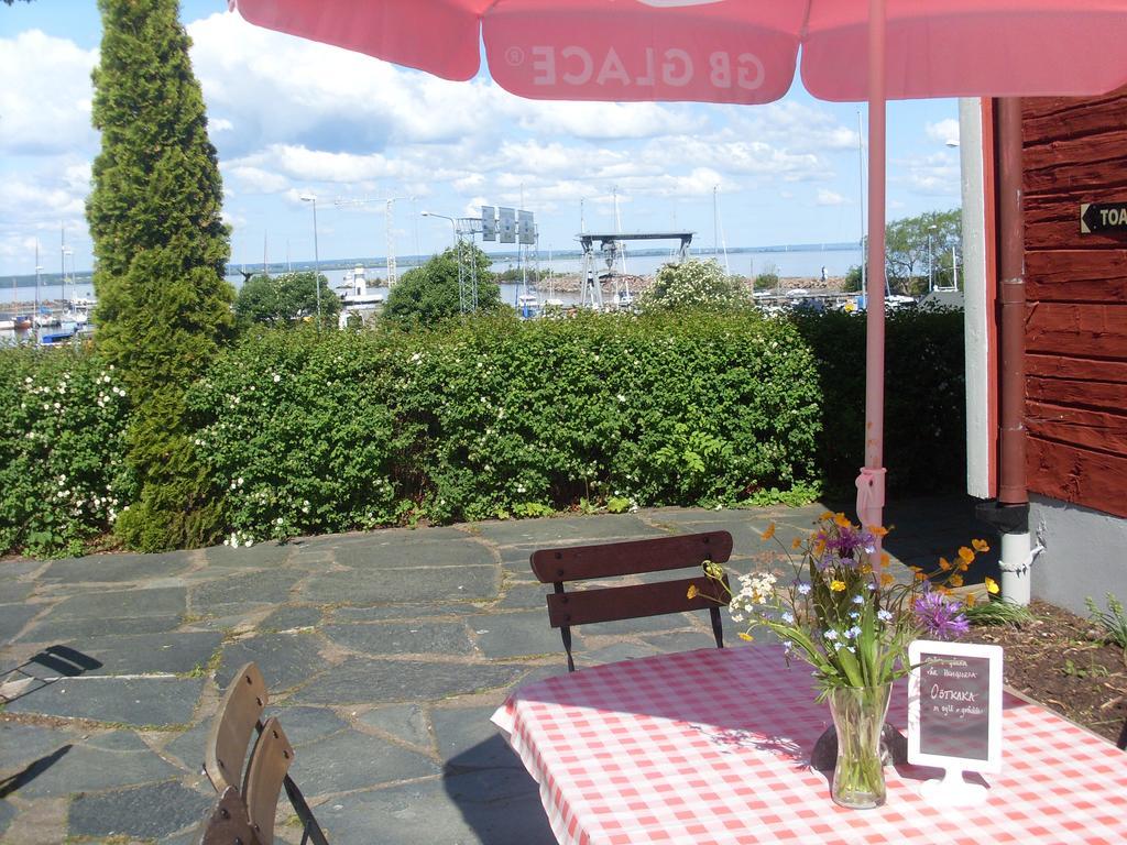 Strandterrassen Hostel Гренна Экстерьер фото
