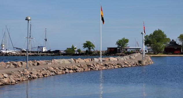 Strandterrassen Hostel Гренна Экстерьер фото
