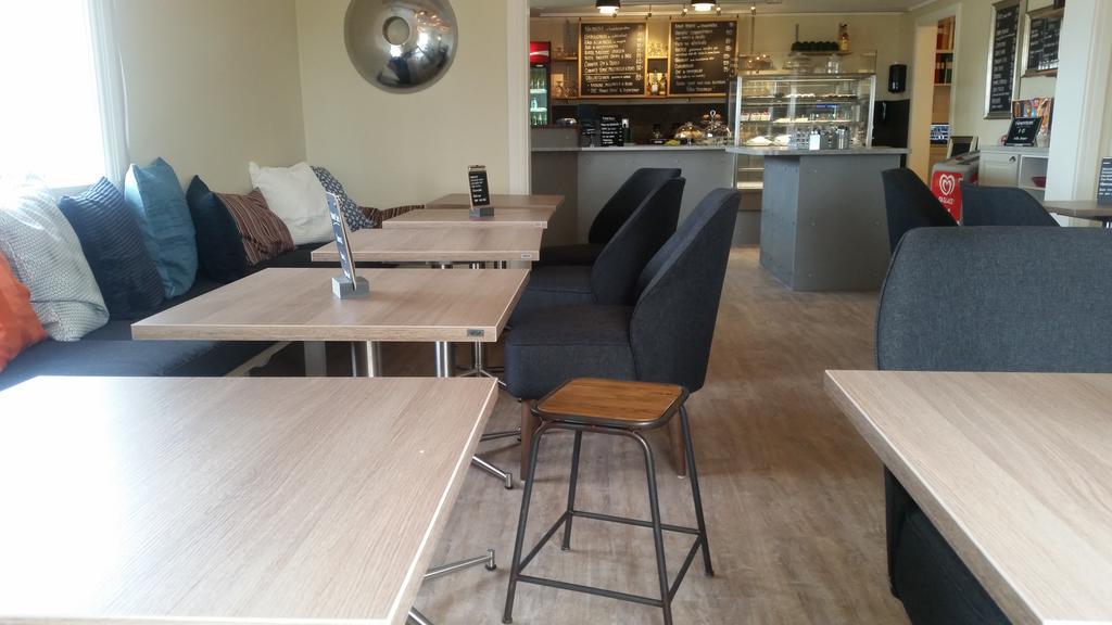 Strandterrassen Hostel Гренна Экстерьер фото